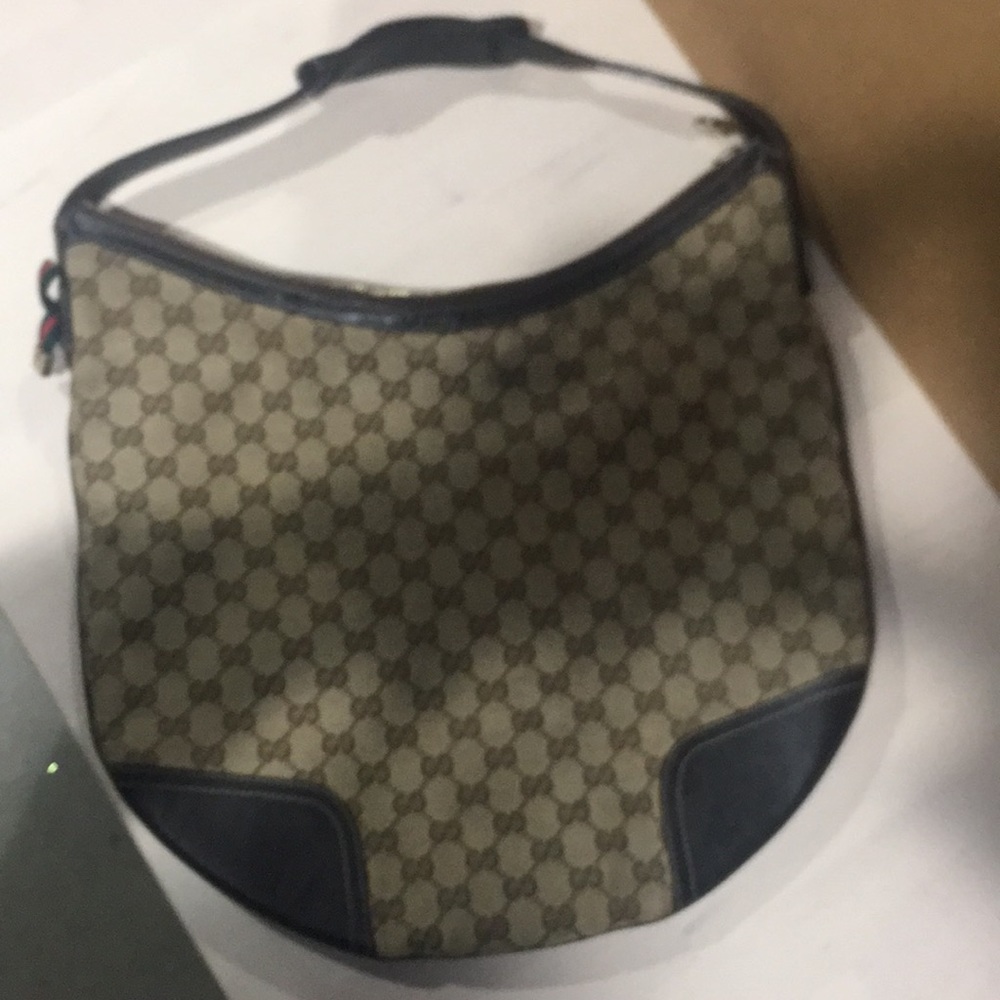 Gucci hobo medium size with duster
